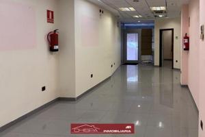 Local comercial en alquiler en Serra, Serra photo 0