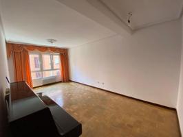 Piso en alquiler en Oviedo, Fuertes Acevedo photo 0