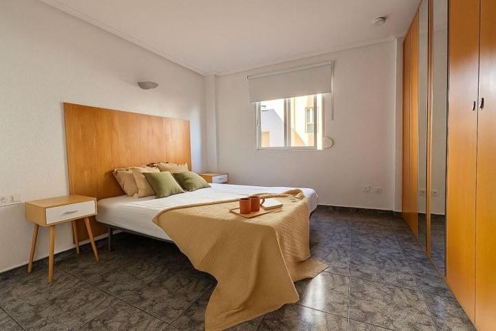 Piso en alquiler en Valencia, Playa de la Malvarrosa photo 0