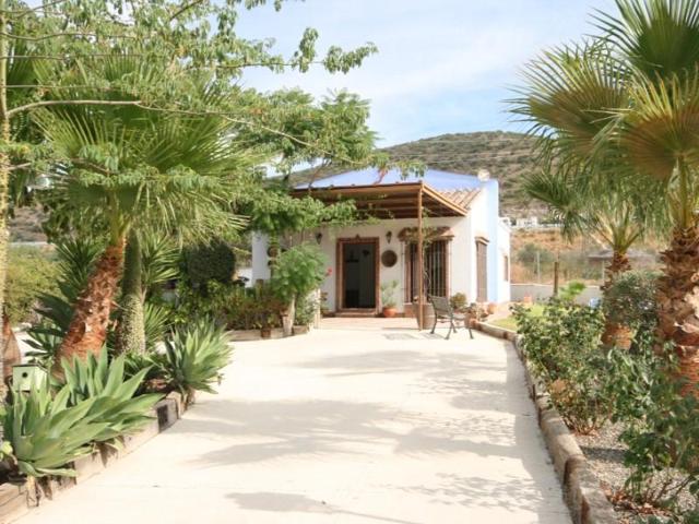 Chalet en alquiler en Coín photo 0