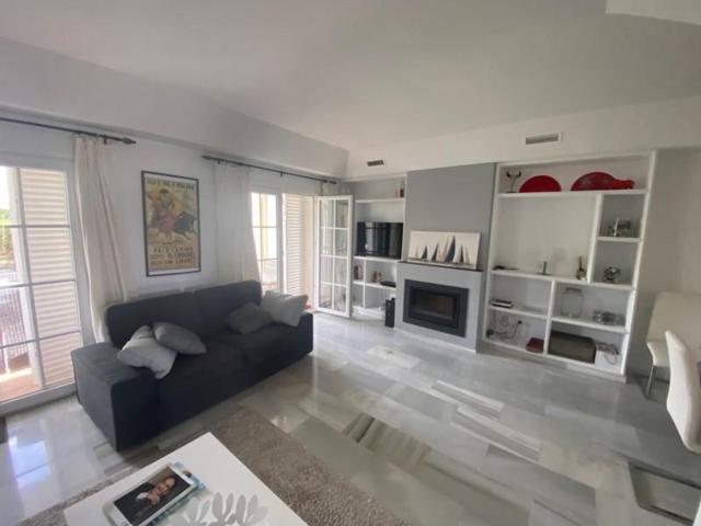 Chalet en alquiler en Estepona, Sotoserena photo 0