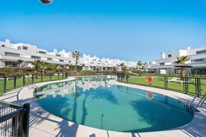 Piso en alquiler en Estepona, Estepona photo 0