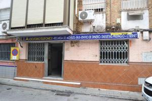 Local comercial en venta en Camas, Camas photo 0