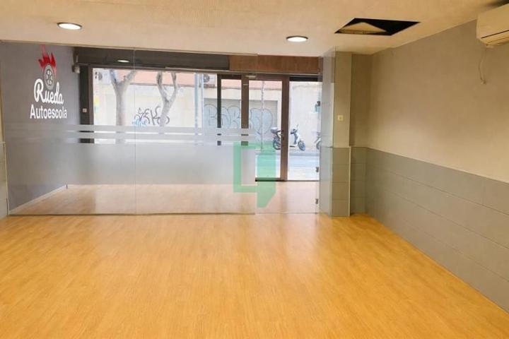 Local comercial en venta en Badalona, Carrer de Baldomer Solà, 08912 photo 0