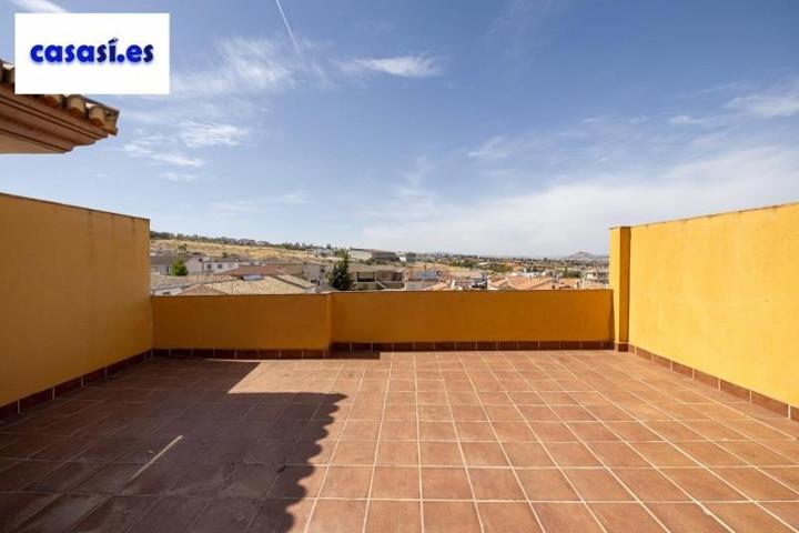 Aticos en venta en Zubia, Zubia La photo 0