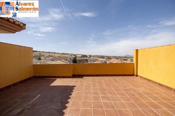 Aticos en venta en Zubia, Zubia La photo 0