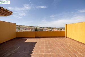 Aticos en venta en Zubia, Zubia La photo 0