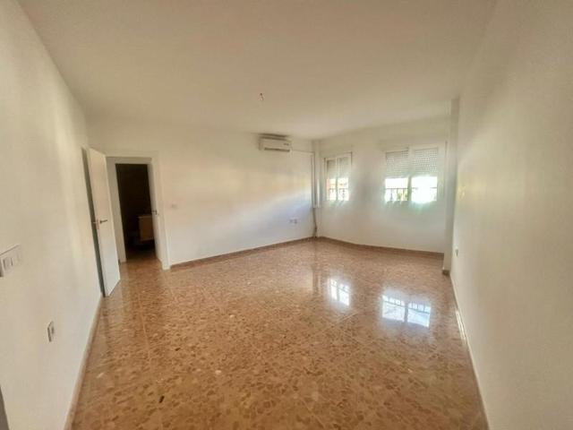 Piso en venta en Cúllar Vega, Vega de granada zona noroeste photo 0