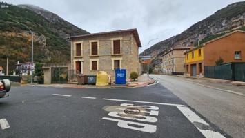 Casa en venta en Oña, Oña photo 0