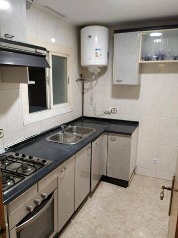 Piso en venta en L'Hospitalet de Llobregat, La Torrassa photo 0