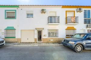 Adosada en venta en Umbrete, Umbrete photo 0