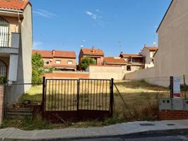 Terreno en venta en Navalcarnero photo 0