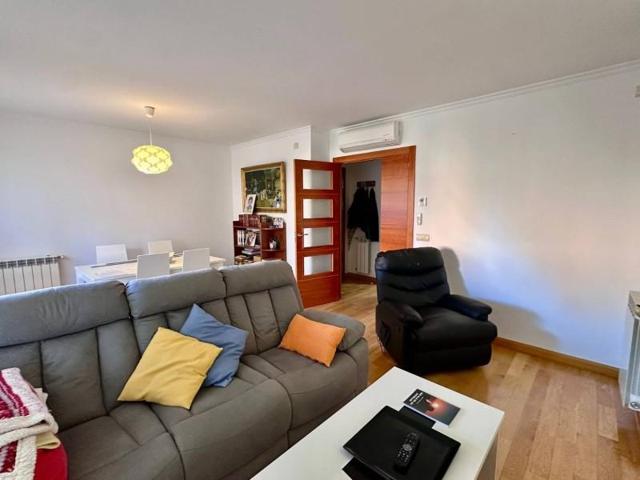 Piso en venta en Yebes photo 0