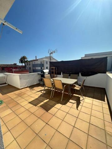 Adosada en venta en La Línea de la Concepción, Los Olivos photo 0