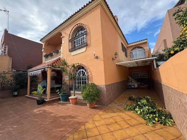 Casa en venta en Algeciras, Algeciras photo 0