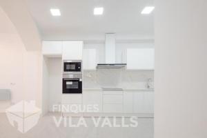 Casa en venta en Sant Feliu de Codines, Centro photo 0