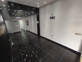 Local comercial en venta en Chiclana de la Frontera, La Barrosa photo 0