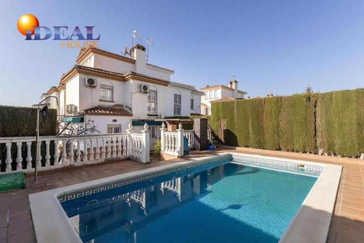 Chalet en venta en Peligros, Monteluz photo 0