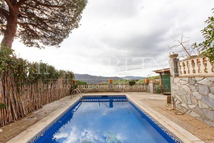 Casa en venta en Dosrius, Can figueres photo 0