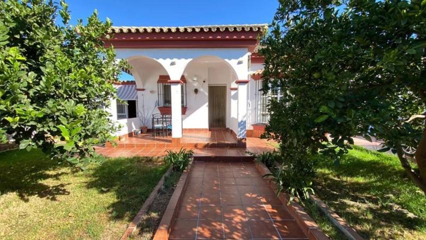 Chalet en venta en Chiclana de la Frontera, Chiclana De La Frontera photo 0