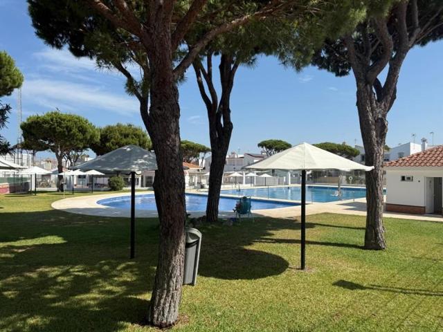 Adosada en venta en Chiclana de la Frontera, Chiclana De La Frontera photo 0