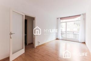 Piso en venta en Barcelona, Carrer de València, 08013 photo 0