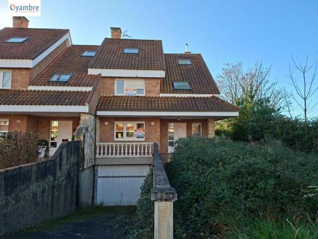 Adosada en venta en Gijón, Somió - Cabueñes photo 0