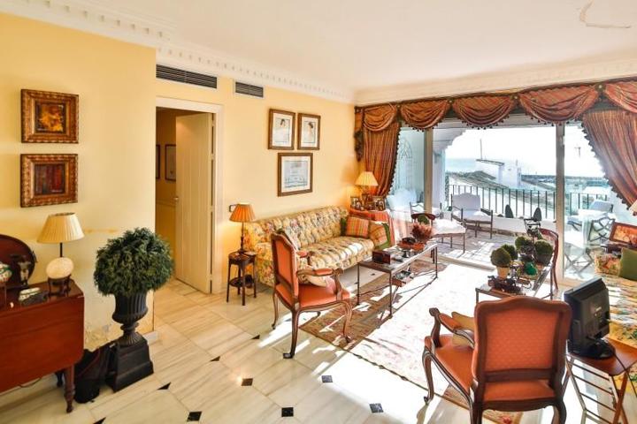 Piso en venta en Marbella, Marbella photo 0