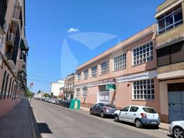 Local comercial en venta en Badajoz photo 0