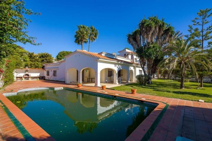 Chalet en venta en Marbella, Marbella photo 0