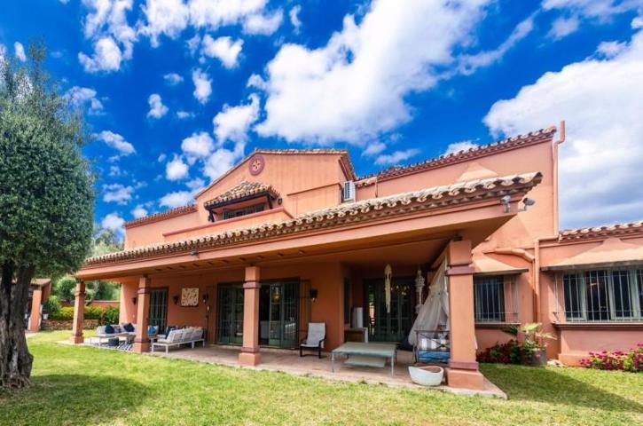 Chalet en venta en Marbella, Marbella photo 0