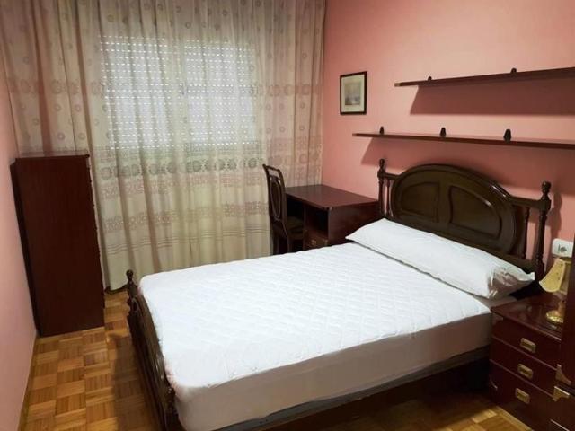 Habitación en alquiler en Ourense, Rúa San Rosendo H4, 32001 photo 0