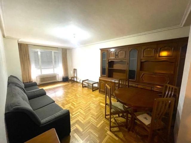 Piso en alquiler en Siero, Pola de Siero photo 0