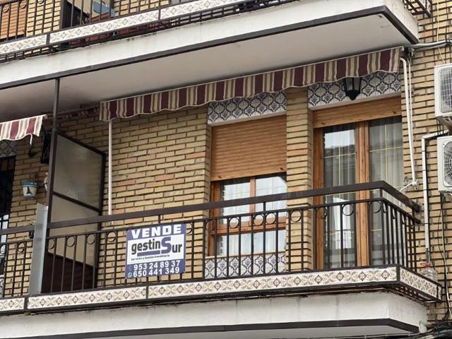 Piso en venta en Torredonjimeno photo 0