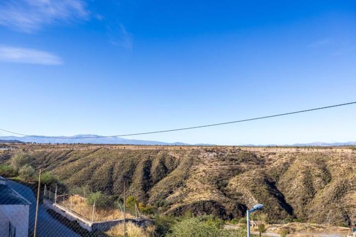 Terreno en venta en Guadix photo 0
