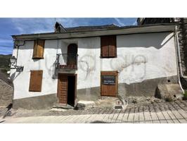 Casa con terreno en venta en Vielha e Mijaran photo 0