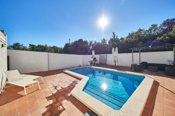 Adosada en venta en Albinyana, Urbanizacion bonaterra photo 0