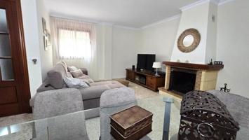 Adosada en venta en La Línea de la Concepción, Plaza de toros photo 0