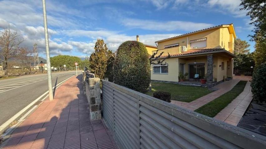 Casa en venta en Santa Maria de Palautordera, Pla del remei photo 0
