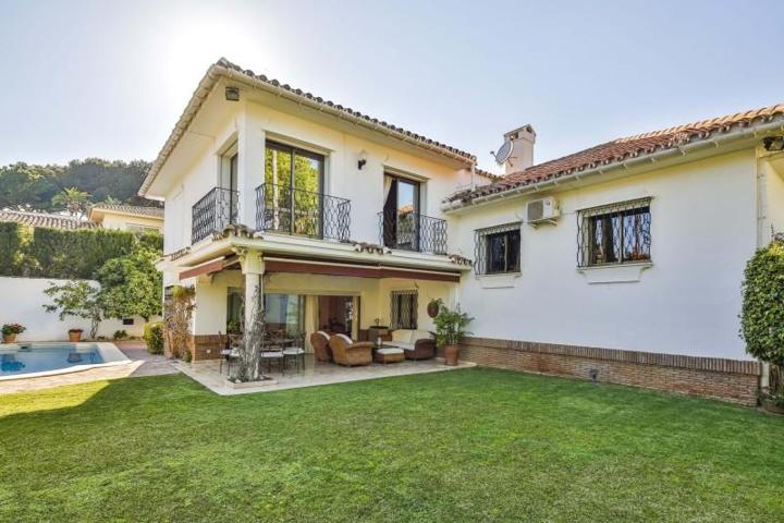 Chalet en venta en Marbella, Marbella photo 0