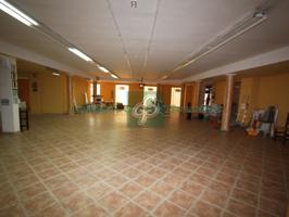 Local En venta en Benavente photo 0