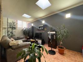ZONA CALVARIO, CASA REFORMADA DE 2 PLANTAS, 3 DORMITORIOS Y 3 BAÑOS. photo 0