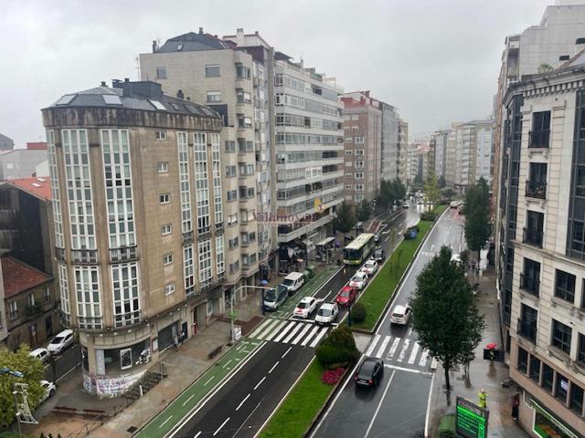 URZÁIZ-PIZARRO. PISO AMPLIO DE 4 DORMITORIOS CON TRASTERO Y PLAZA DE GARAJE PARA 2 COCHES photo 0