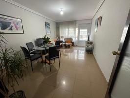 TRAVESIA DE VIGO- PISO DE 120 METROS DE 5 DORMITORIOS CON BAÑO Y ASEO photo 0