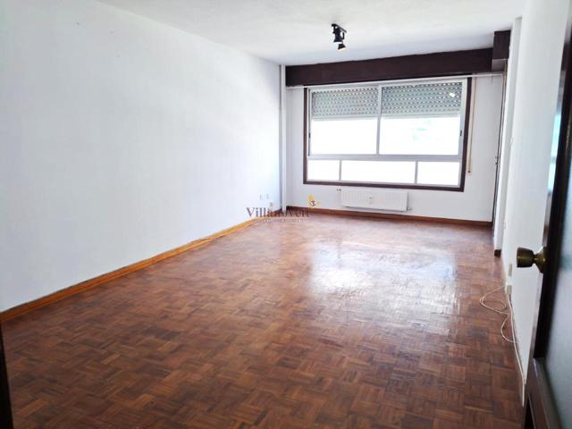ZONA ROSALÍA CASTRO, PISO AMPLIO 3 DORMITORIOS, 2 BAÑOS, PEQUEÑA PLAZA GARAJE Y TRASTERO photo 0