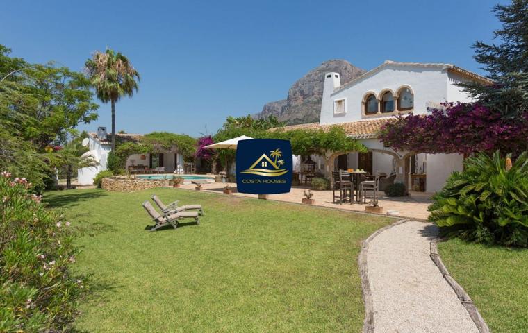 Finca Rústica en Javea con Casa de Invitados y 7.500 m2 de Terreno junto al Casco Antiguo 🏡 photo 0