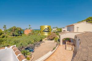 FINCA CALA · EXCLUSIVA PROPIEDAD FRENTE AL MAR EN JÁVEA CON POSIBILIDAD DE DESARROLLO photo 0