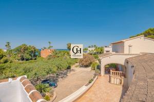 FINCA CALA · EXCLUSIVA PROPIEDAD FRENTE AL MAR EN JÁVEA CON POSIBILIDAD DE DESARROLLO photo 0