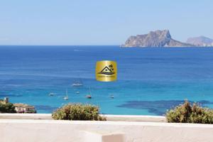 EXCLUSIVA VILLA DE ESTILO IBICENCO CON VISTAS PANORÁMICAS AL MAR – MORAIRA, COSTA BLANCA photo 0