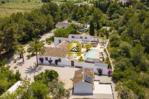 FINCA IBICENCA JUNTO AL GOLF – PRIVACIDAD Y AUTENTICIDAD EN JÁVEA, COSTA BLANCA photo 0